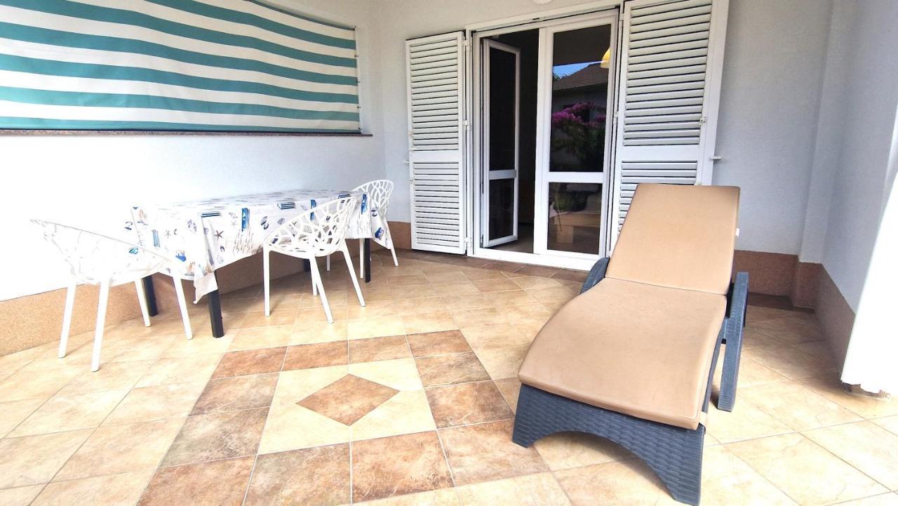 Garden Apartments Крк Экстерьер фото