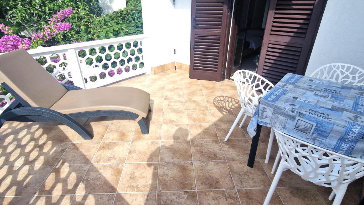 Garden Apartments Крк Экстерьер фото